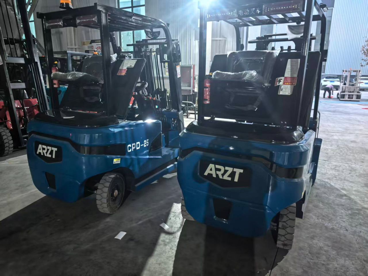 Autoelevadores ARZT de frente